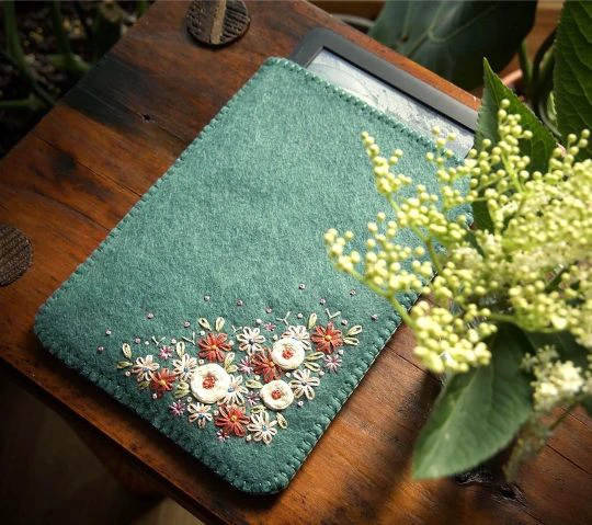 Hand embroidered Kindle Paperwhite 4 wool felt sleeve