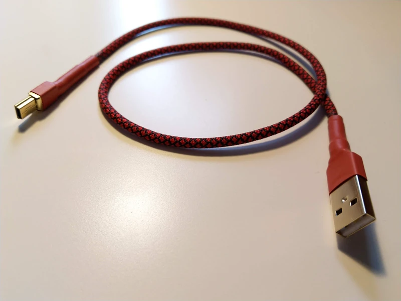 And another DIY USB cable.